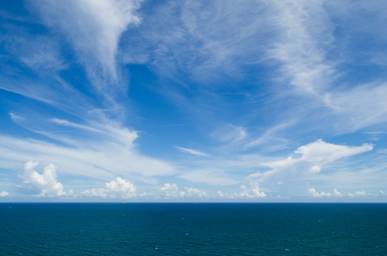 海と空| 商用利用可能なフリー写真素材「TURBO X」
